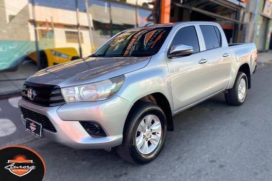 TOYOTA HILUX 2.7 SR 4X2 CD 16V FLEX 4P MANUAL TOYOTA HILUX 2.7 SR 4X2 CD 16V FLEX 4P MANUAL